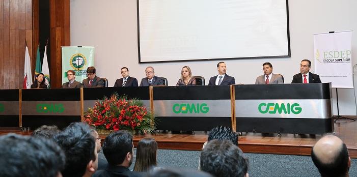 Mesa de honra do evento de inauguração da escola superior da Defensoria Pública de Minas Gerais (Foto: Karina Camargos Coutinho)